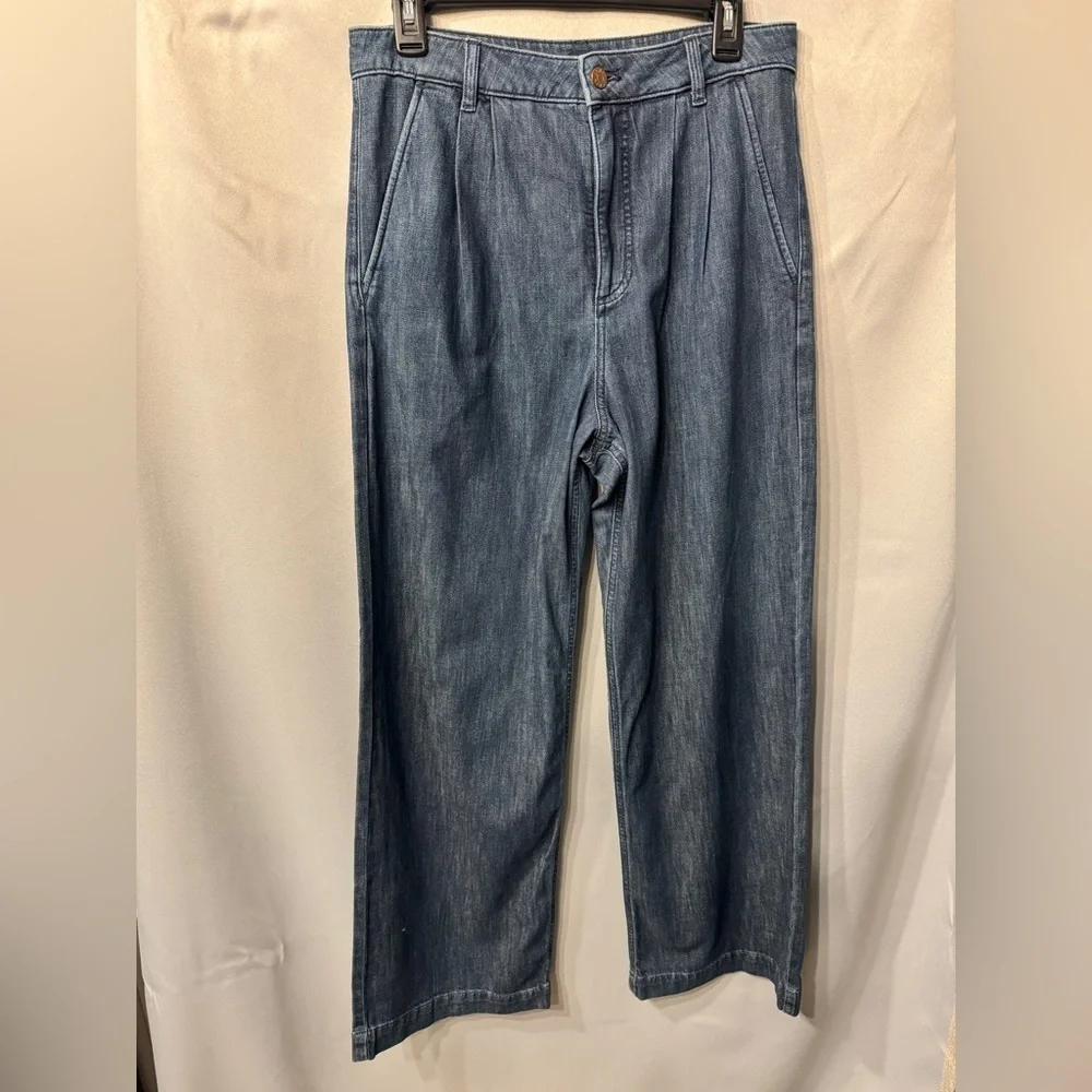 J. Crew High Rise, Tapered, Pleated, Wide Leg Jeans size 28